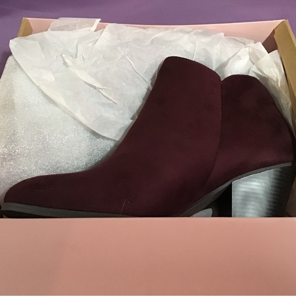 Charlotte Russe Keira boots color wine size 10 new box - Picture 9 of 9